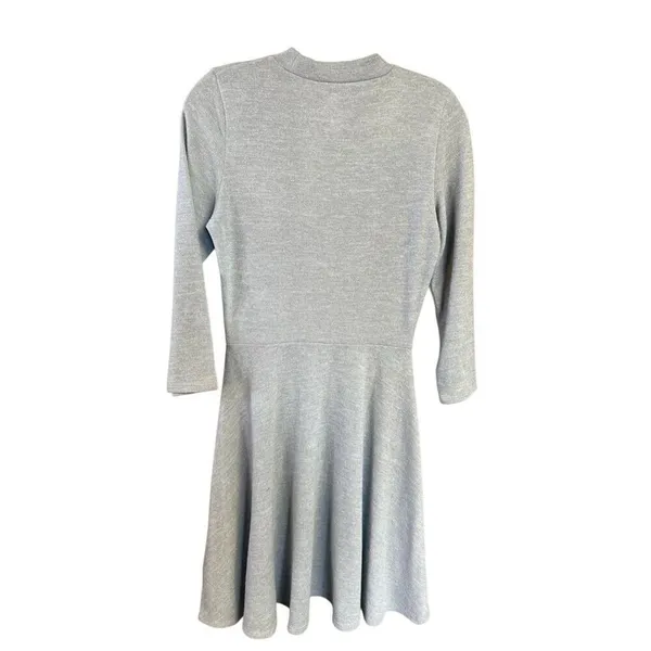 Decree light grey crewneck skater dress 3/4 sleeve flared skirt Sz M NWT - Image 3