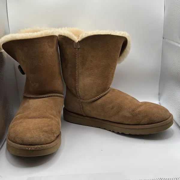 UGG Australia Bailey Button Suede Boots Size 8 Chestnut Brown Read - Image 7