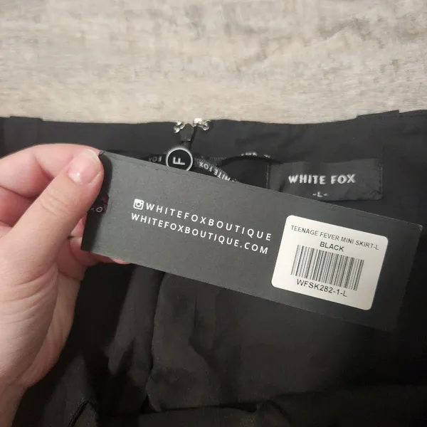 NWT White Fox Black Mini Pleated Skirt Size Large - Image 5