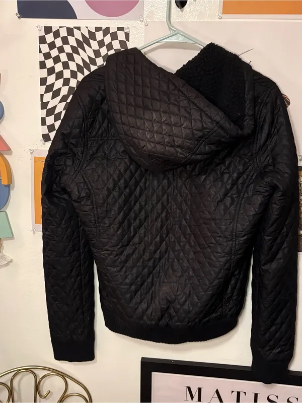 OBEY Black Quilted Sherpa Hooded Jacket Women’s Medium - Image 6