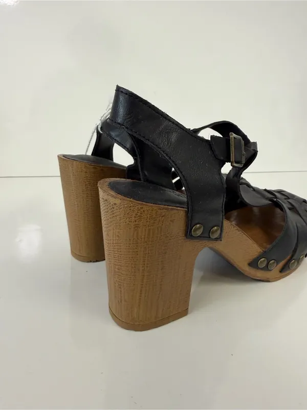 Charlotte Russe Women’s Freeda Black Fisherman Heels. Size: US 6 - Image 6