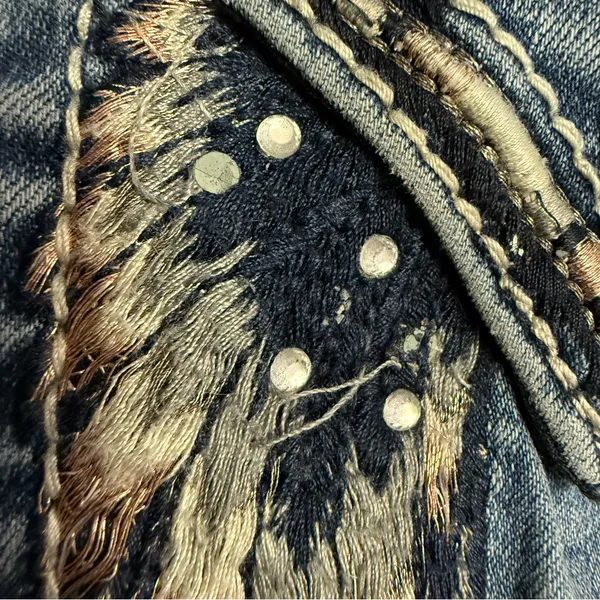 Miss Me Size 28 Signature Bootcut Jeans, some wear - Image 6