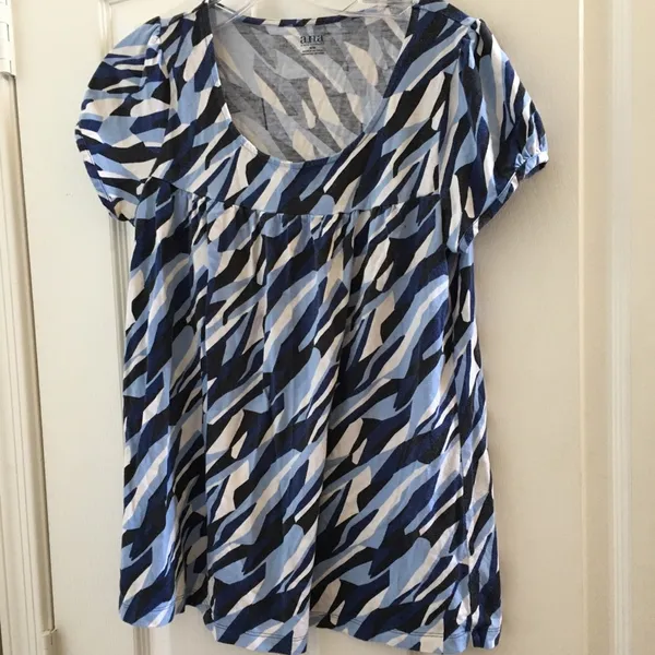 FINAL MARKDOWN LADIES a.n.a top medium - Image 2