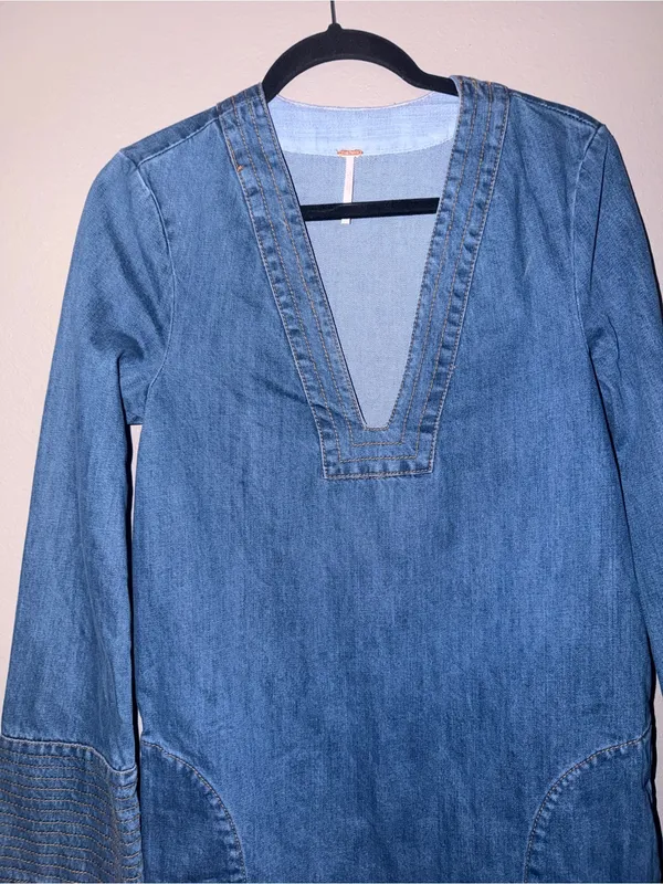 Free People Medium Blue Denim Deep V Tunic - Image 2