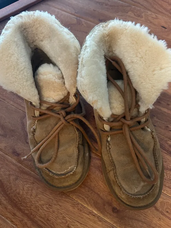UGG‎ Diara Slip-On Loafer Walking Boots Size 7 - Image 3