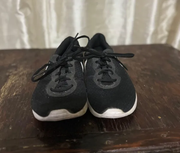 Sneakers - Image 2