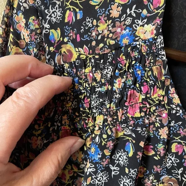 Daniel Rain size L - V neckline floral lace inset in back blouse. - Image 6