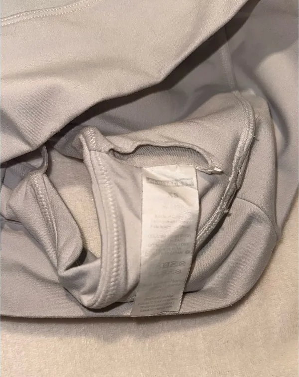 Alphalete Sports Bra - Image 4
