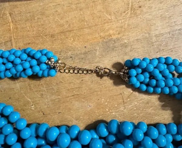 Chunky Beaded Necklace Blue - Image 2
