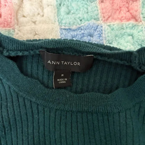 Ann Taylor Green Ribbed Long Sleeve Sweater Top Medium - Image 4