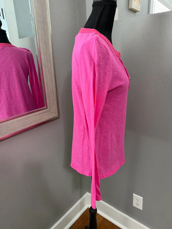 Bibi Hot Pink Barbiecore Crochet Trim Henley Size Small. - Image 4