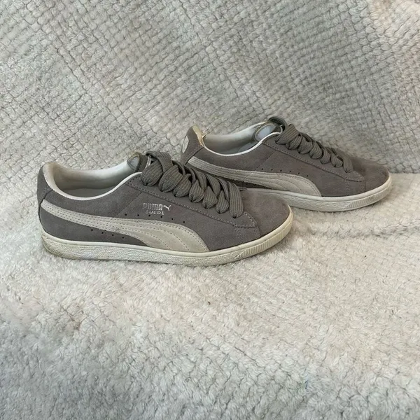 🔥🔥5 for $25 sale🔥🔥Puma grey and white low top sneaker shoes size 6 - Image 2