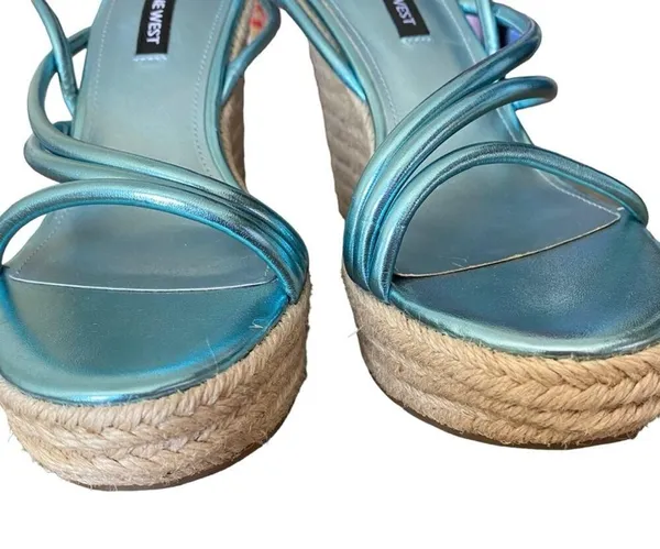 Nine West Hipsta3 Metallic Light Blue Wedge Sandals size 7.5 NWOB - Image 6