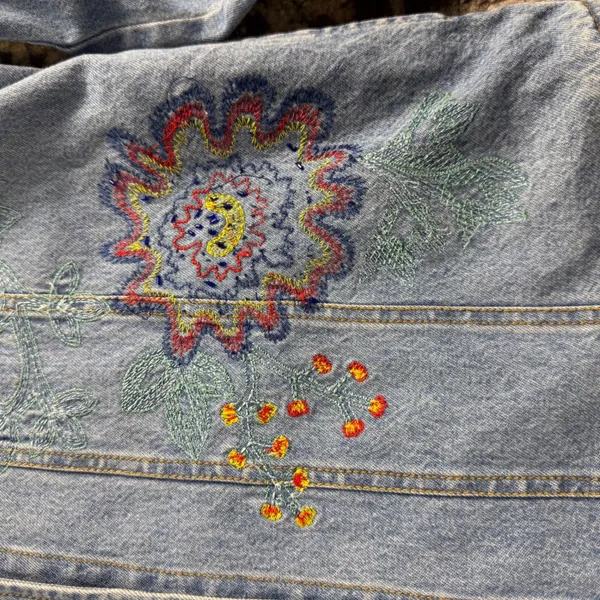 White Stag Denim Shirt Jacket Women Medium Stone Wash Floral Embroidered Boho - Image 7