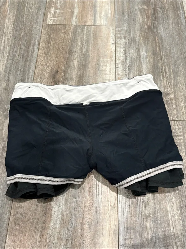 LULULEMON Black & Gray Ruffle Skirt Size 6 - Image 10