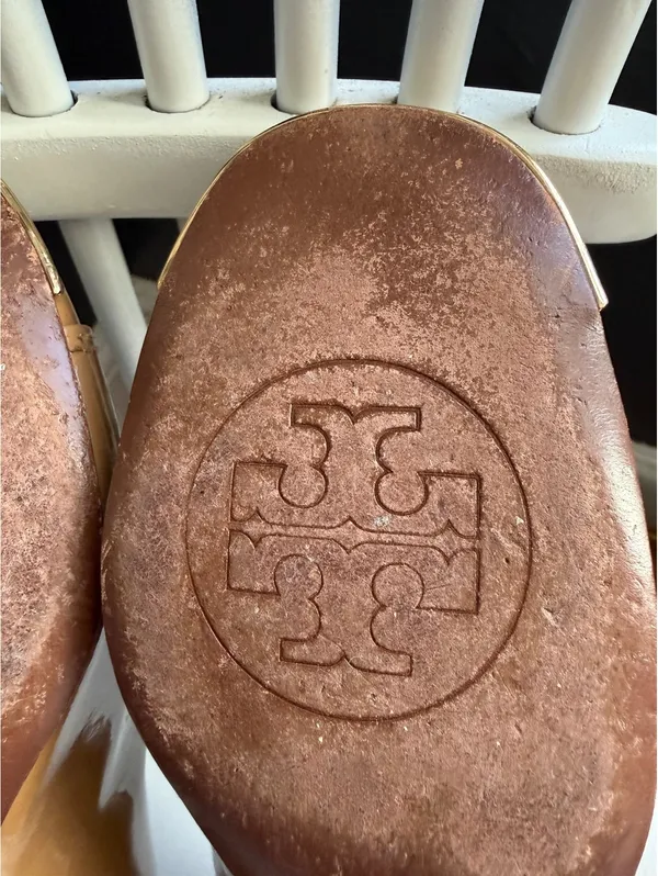 Tory Burch Tan Patent Leather Mary Jane Pumps with Logo Accent - Image 4