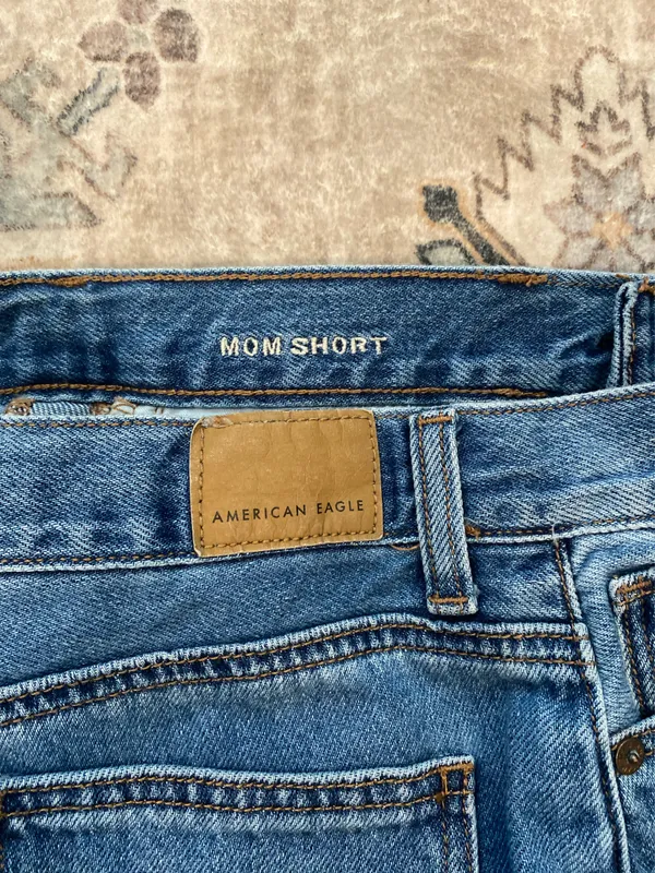 American Eagle Mom Shorts Denim - Image 3