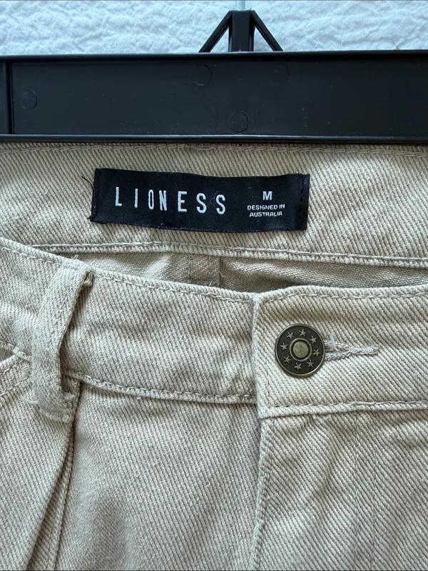 Lioness Tan Baggy Cargo Pants in Size M - Image 3