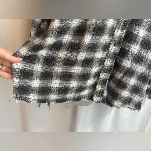 BDG‎ Urban Outfitters Navy Plaid Hi-Low Flannel Shirt Frayed Grunge Size 0439 - Image 4