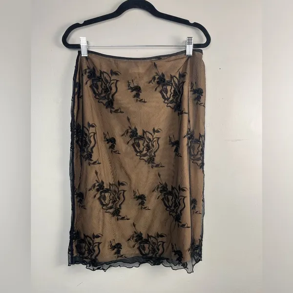 Meshki two piece Xena Floral Embroidered crop top and skirt set size large - Image 9