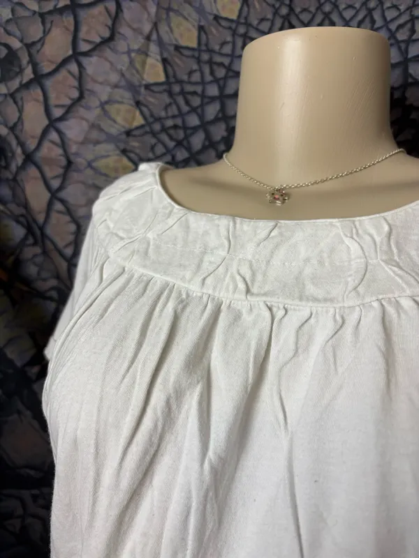 white lightweight plain summer blouse / top Size 28W - Image 3