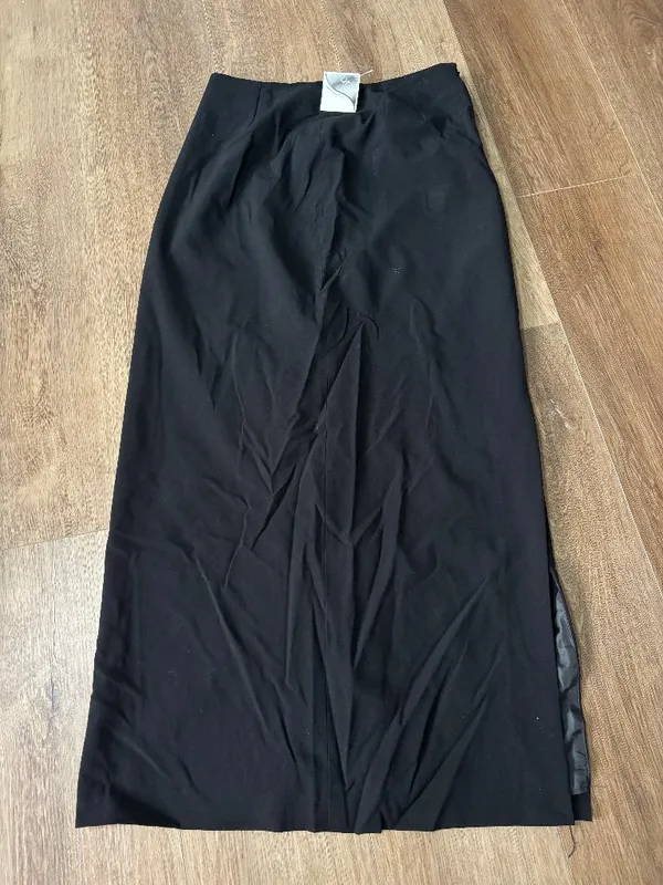 Apostrophe Essentials Vintage Black Skirt - Size 8 - NWT - Image 2