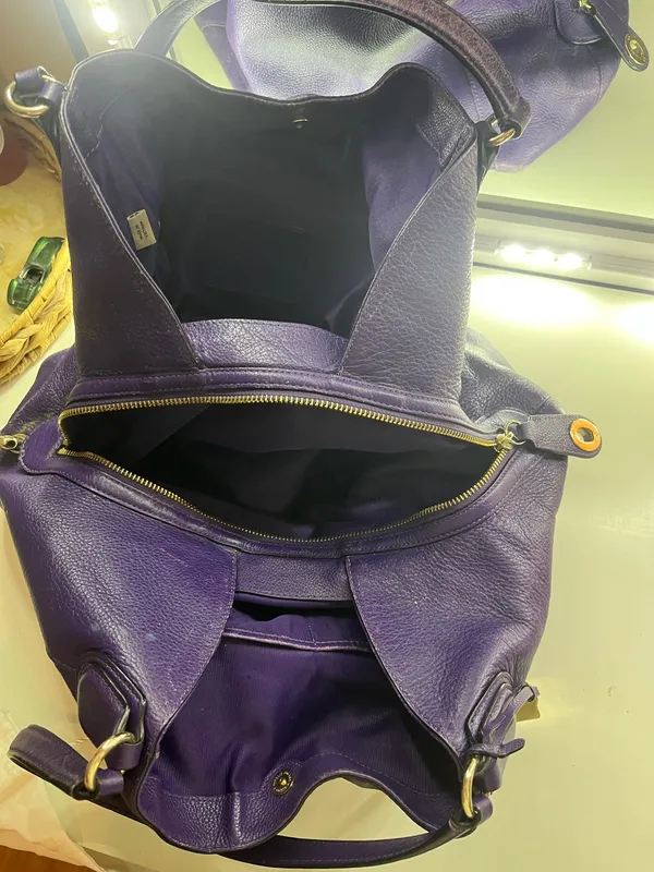 Purple Coach leather shoulder bag with gold hardware - Image 7