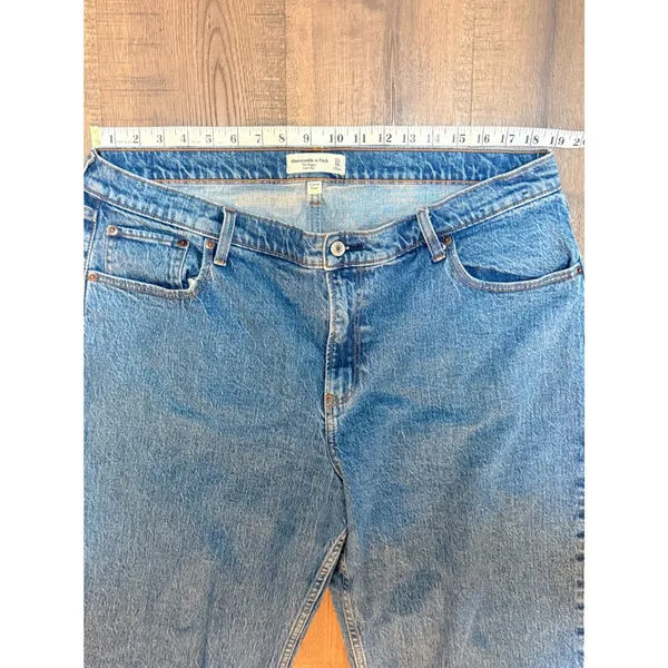 Abercrombie & Fitch Curve Love The Baggy Low Rise Jeans 33 16R Medium Wash - Image 4