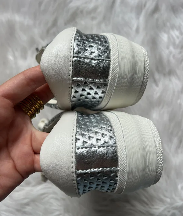 DV by Dolce Vita Sneakers - Image 4