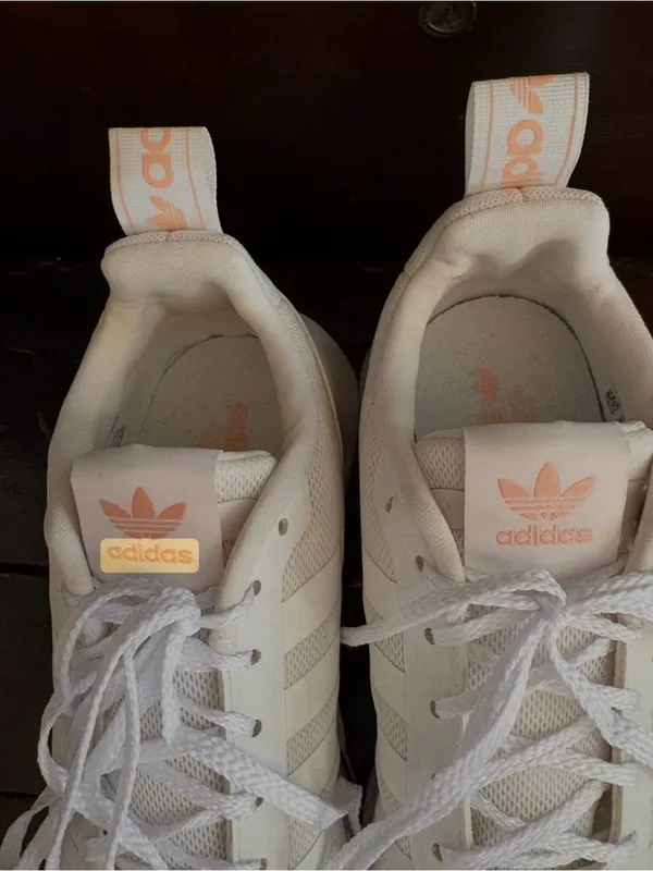 Women’s Adidas White/Pink Sneakers - Image 9