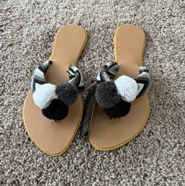 Black and White Pom Pom Flip Flops Size 8 - Image 2
