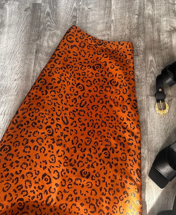 Farm Rio Anthropologie Satin Midi Skirt Leopard Print Size XS - Image 3