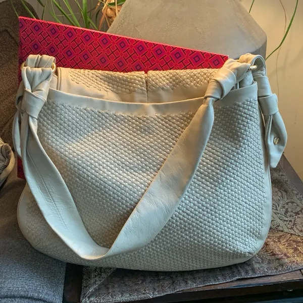 Authentic TORY BURCH Woven leather Flap shoulder bag - Image 5