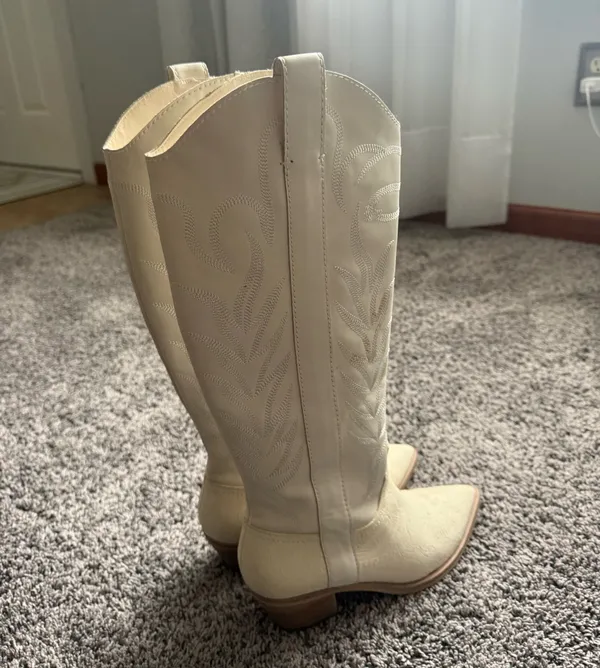 DV by Dolce Vita White Embroidered Western Boots - Image 10