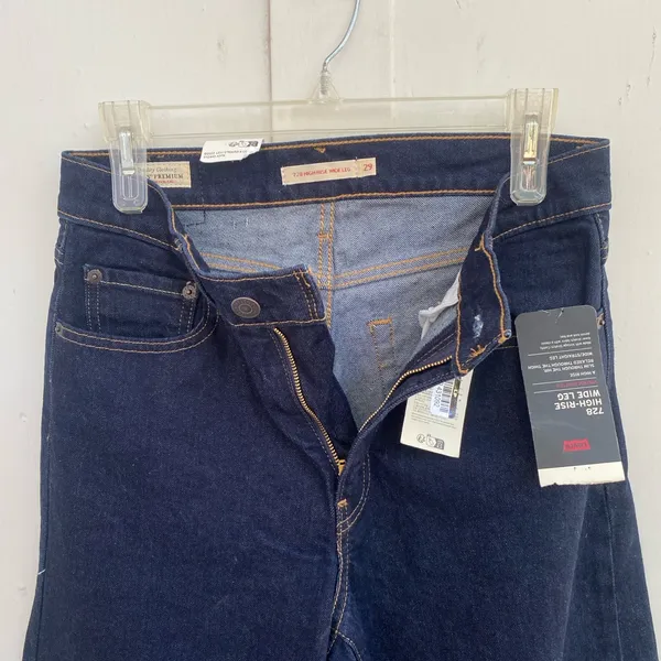 NWT Levi's 728 High Rise Wide Leg Jeans Size 29x32 Dark Wash Loose Baggy - Image 5