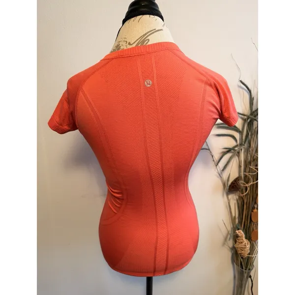Lululemon Swiftly Tech Short Sleeve Shirt Top Orange Women's Size‎ 4 - Image 3