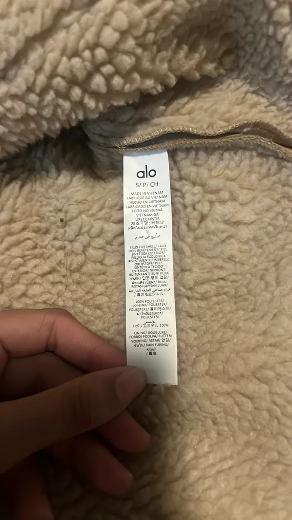 ALO faux shearling snowfall cropped Jacket in limited Woodland Tan - Image 8