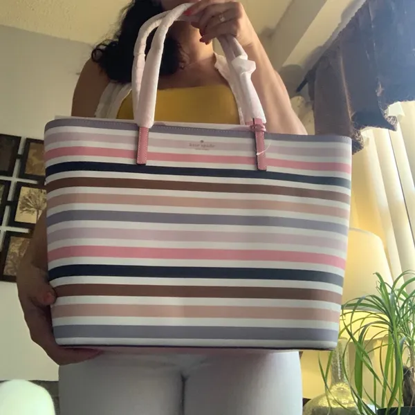 ⛔️SOLD⛔️Authentic Kate Spade leather stripes tote - Image 7