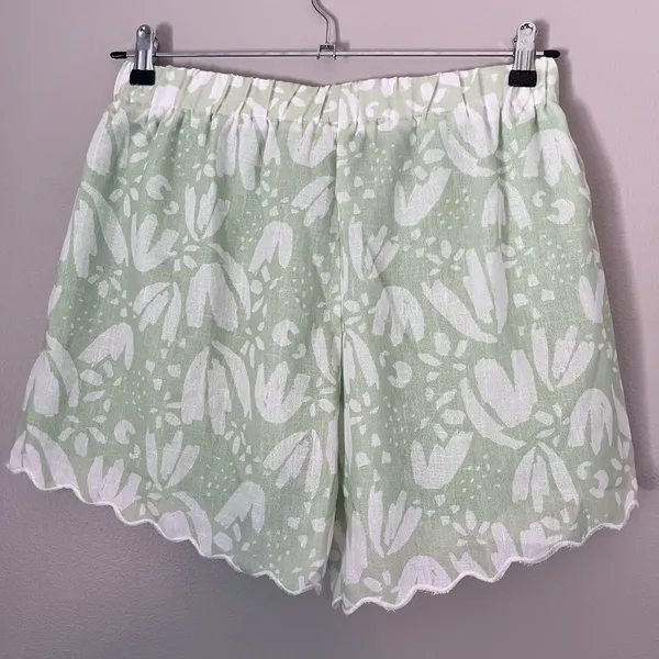 Indi Luxe Selfie Leslie NEW Swing Of Things Scalloped Cotton Shorts Sage Green - Image 6