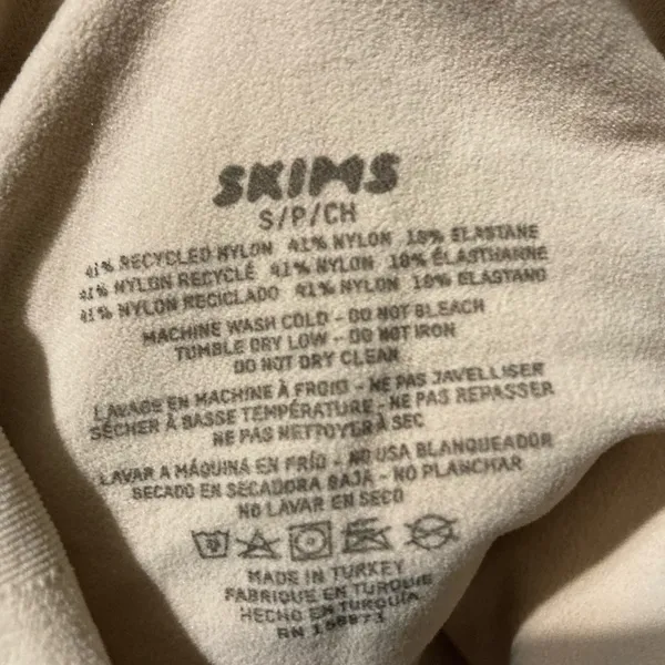 SKIMS Butt Lifting Sculpting Bodysuit S - Image 5