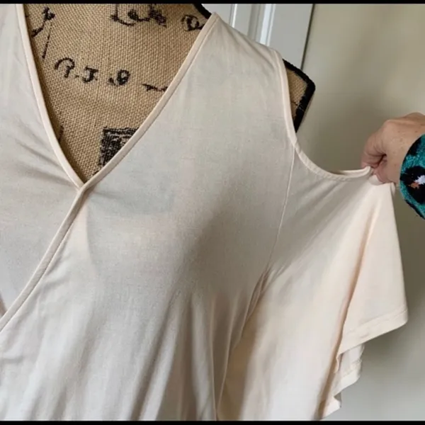 She + Sky Cold Shoulder Top Size S - Image 2