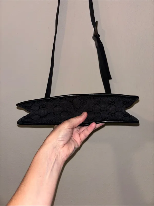 Gucci Black GG Canvas Crossbody Bag - Image 5