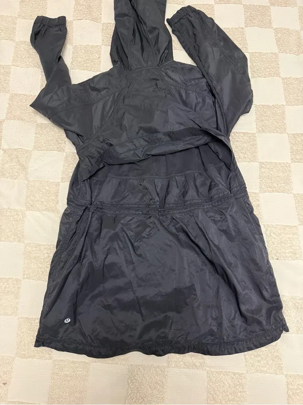 Lululemon In The‎ Clear Jacket
Black size 4 - Image 5