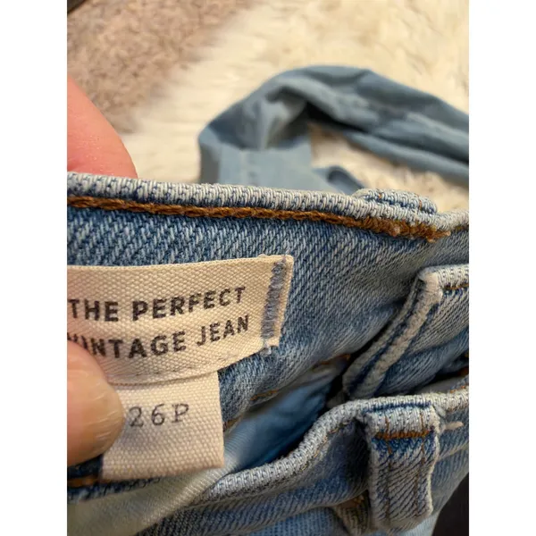 Madewell Women's Sz 26 Petite The Perfect Vintage Jean Light Wash Distressed Raw - Image 8