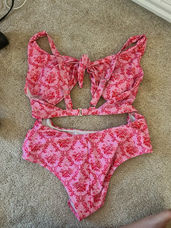 One Piece Swimsuit with cutout Pink Size XL - Image 3