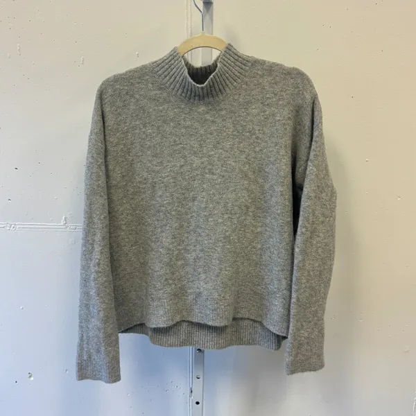 Uniqlo Souffle Yarn Mock Neck Sweater Gray Relaxed Fit 420307 Women's Medium - Image 2
