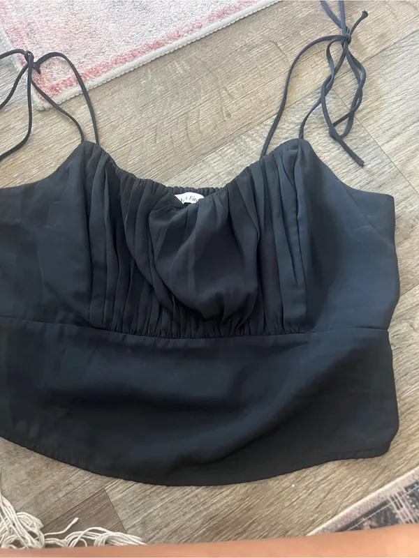 Abercrombie Black Tie-Shoulder Ruched Crop Top - Image 5