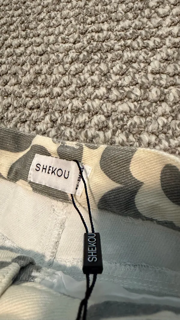 Shekou Wide Leg Floral Print Pants — Cream & Sage Green, Long for a typical xxs - Image 4
