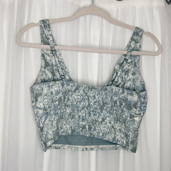Abercrombie & Fitch Floral Crop Top - Blue and White - Image 2
