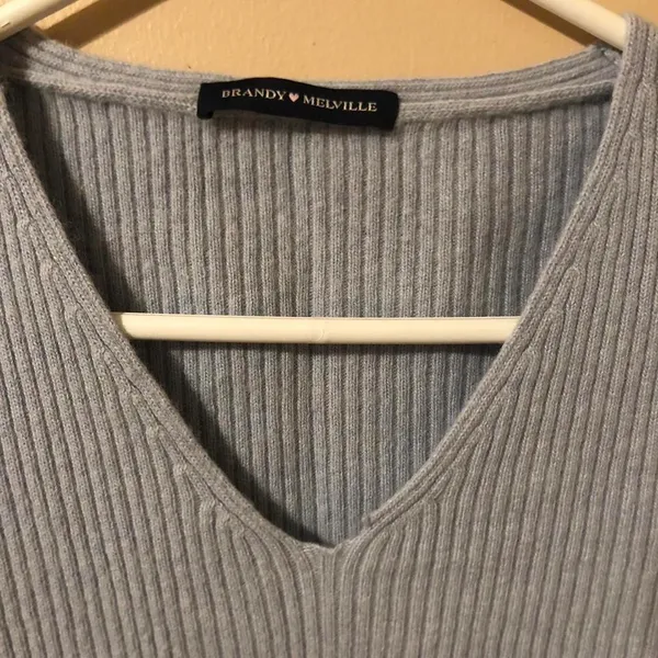 Brandy Melville Sweater - Image 4